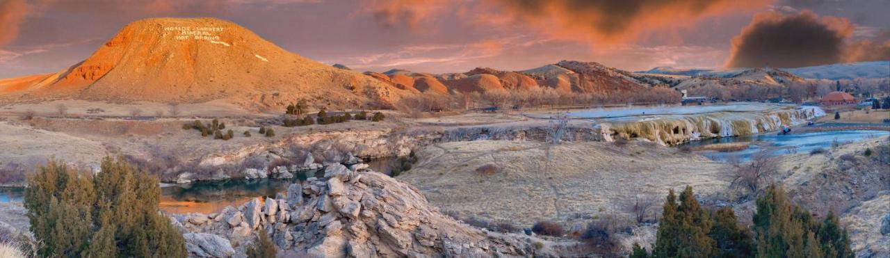 Roundtop Mountain Vista - Cabins And Motel Thermopolis Exteriér fotografie